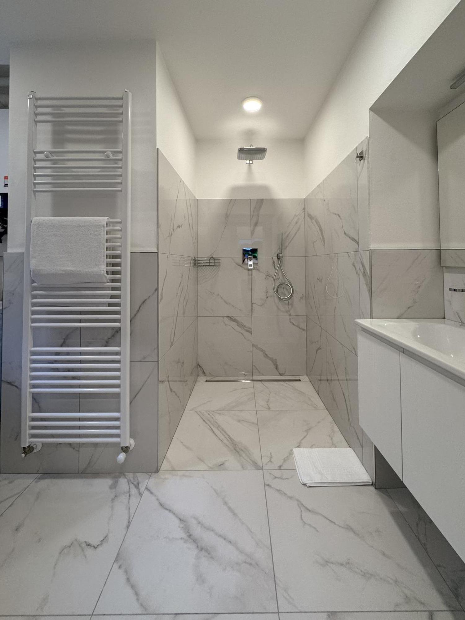 Belvedere 237B Lakeview Luxury Apartment Ghiffa Exterior photo